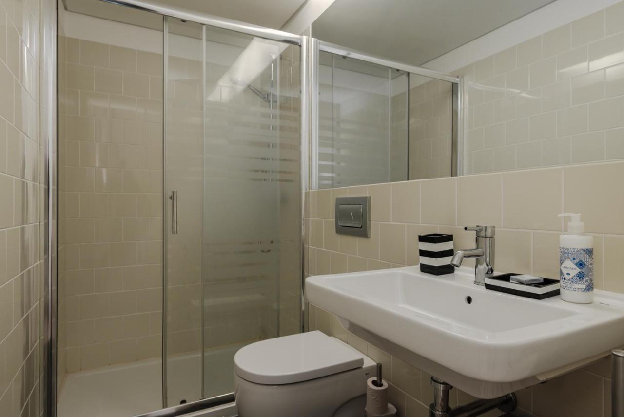 Flores Street Apartments Порто Екстериор снимка
